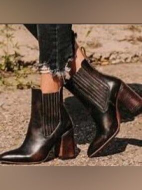 Freebird Janelle Boots size 10